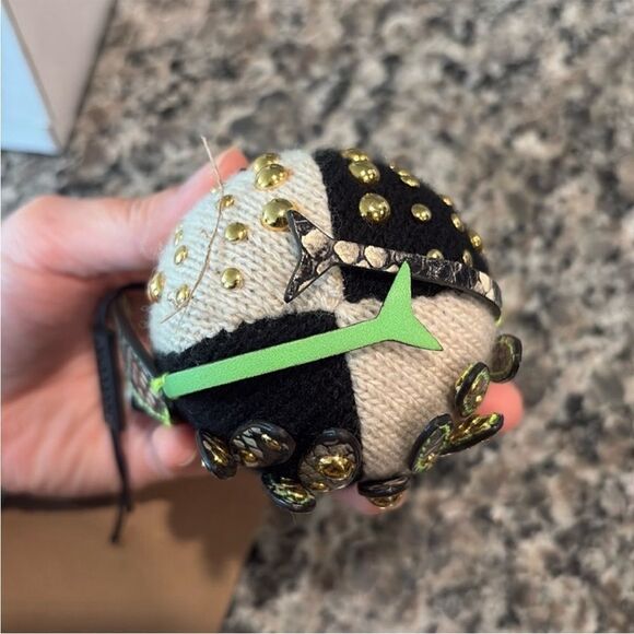 Burberry Black and Green Owl Keychain NWT - Picture 7 of 14